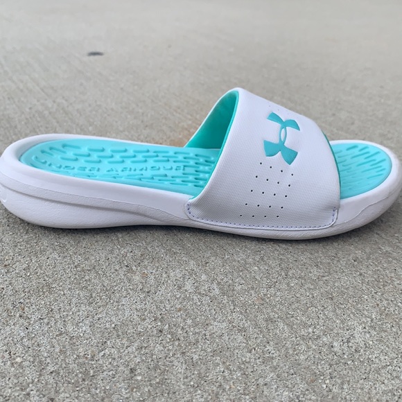 Kids Under Amour Slides - Picture 4 of 6